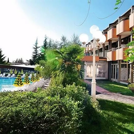 Royal 3* Garda (Verona)