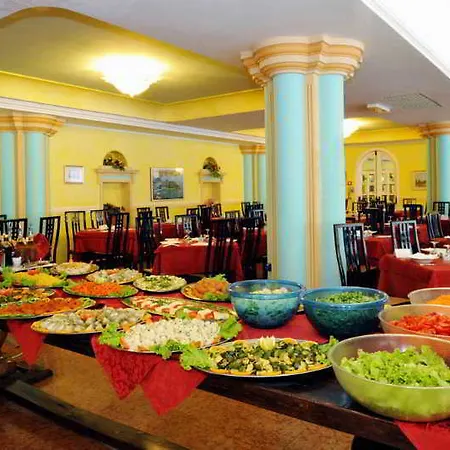 Royal Hotel