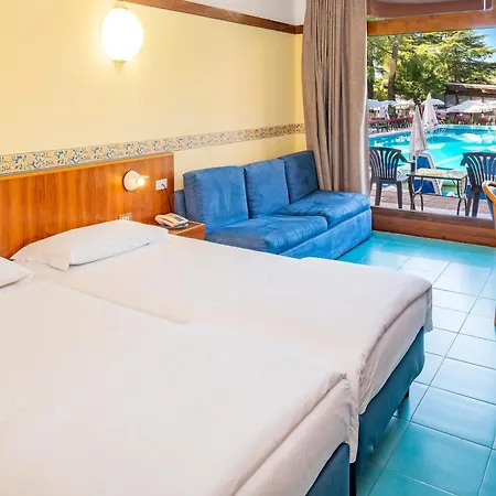 Royal Hotel 3*