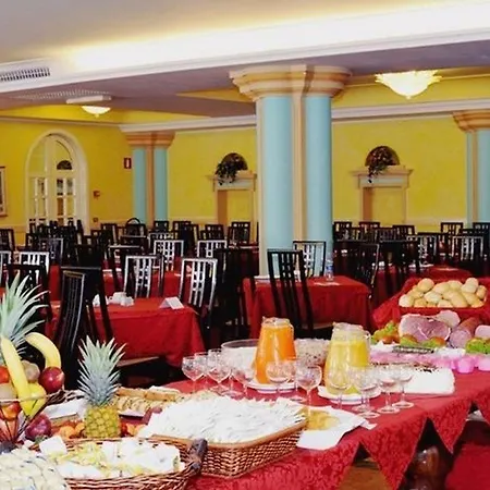 Royal Hotel 3*