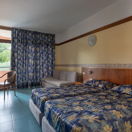 Royal Hotel